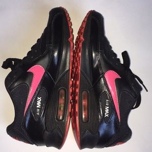 Nike Air Max Black And Pink Sneakers